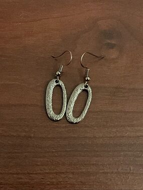 🐚2/$14 Silver Oval Drop Earrings - Women's Jewelry